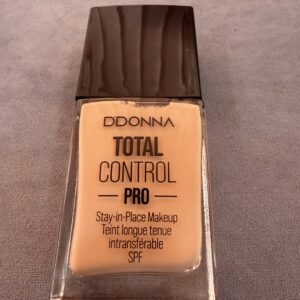 BASE DE MAQUILLAJE FLUIDA COLOR 02