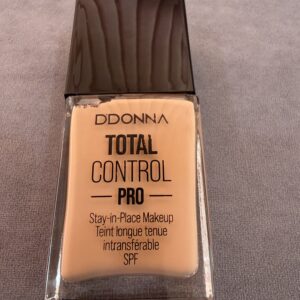 BASE DE MAQUILLAJE FLUIDA COLOR 04