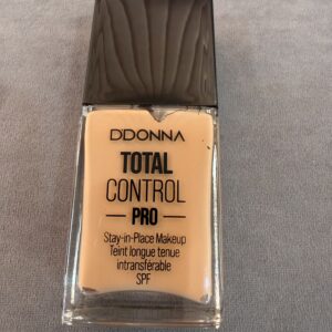 BASE DE MAQUILLAJE FLUIDA COLOR 01