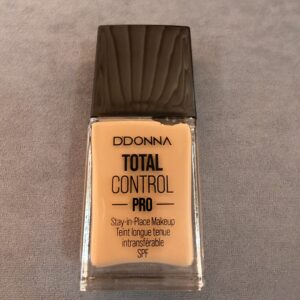 BASE DE MAQUILLAJE FLUIDA COLOR 02